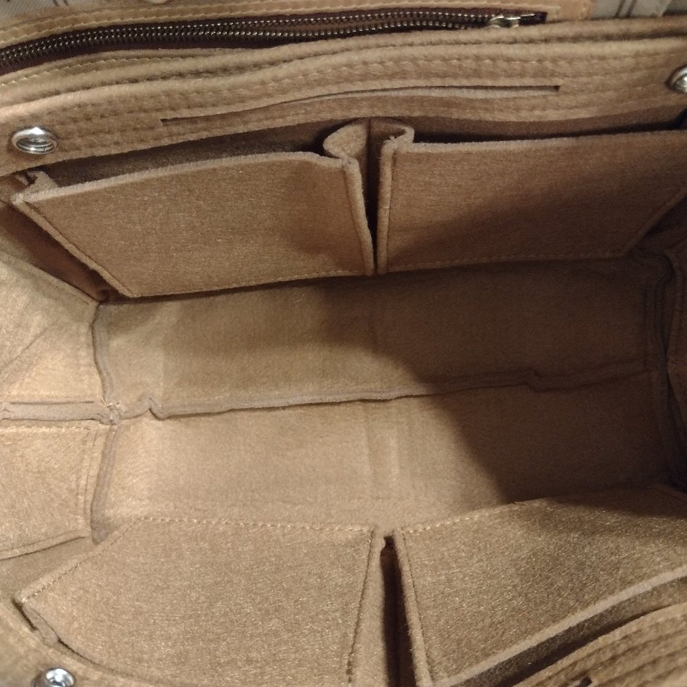 Beautiful Louis Vuitton Neverfull MM w/ New Orgainizer & Receipt! - Picture 8 of 16